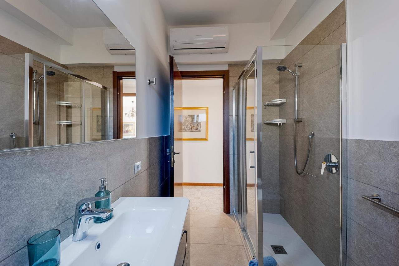 Portosole Attic - With Terrace And Private Parking Apartment Sanremo Exterior photo